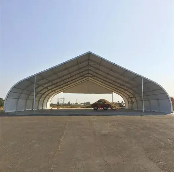 Curve tent