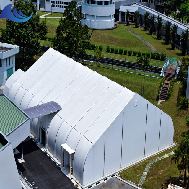 Curve tent