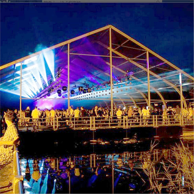 Curve tent
